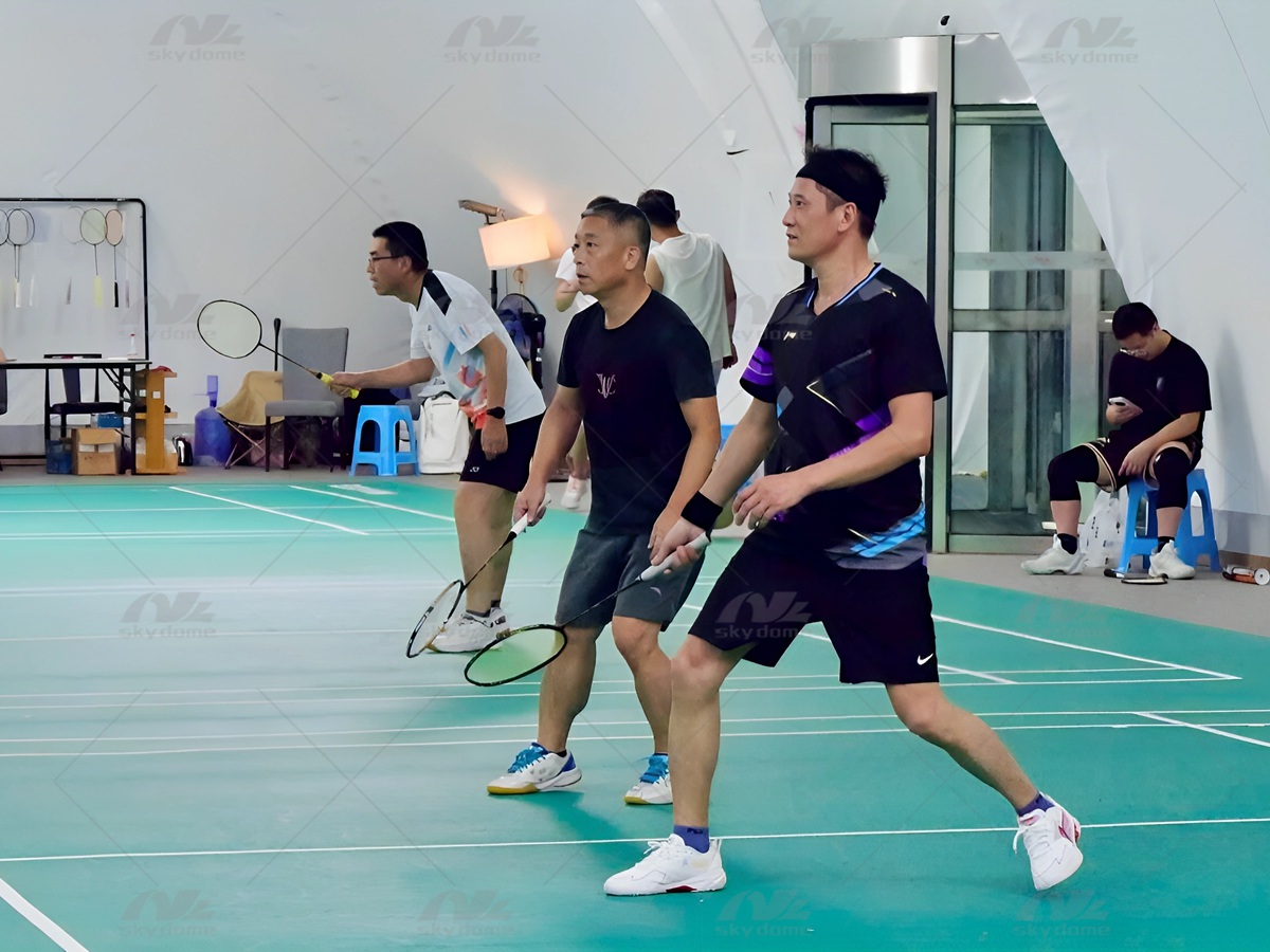 Dome Hewa Inayodhibitiwa na Hali ya Hewa na Utando wa Nguvu za Juu kwa Badminton 