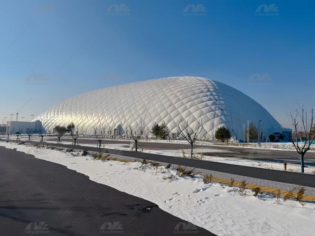 Всепогодный надувной мембранный воздушный купол для футбольного стадиона