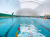  Estrutura infl&aacute;vel suportada por ar para piscinas recreativas