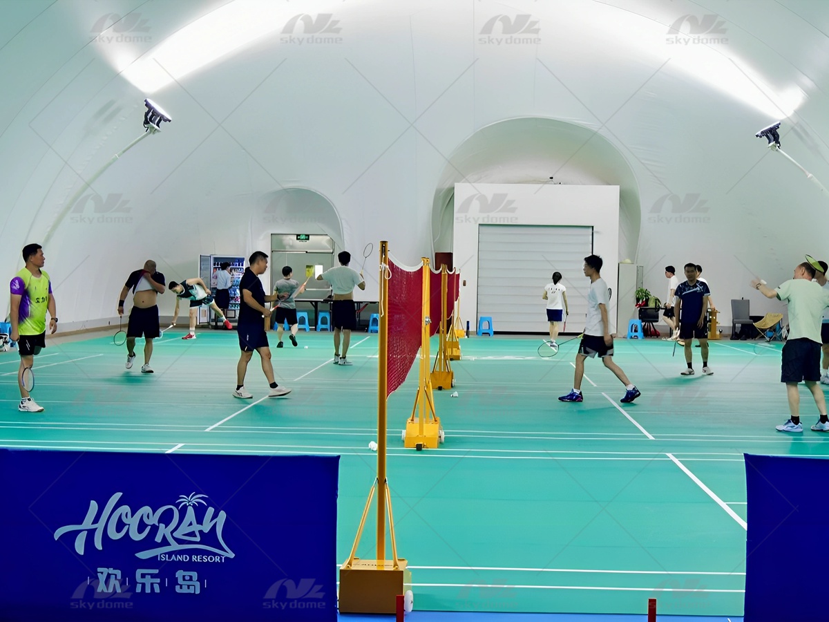 Dome Hewa Inayodhibitiwa na Hali ya Hewa na Utando wa Nguvu za Juu kwa Badminton 